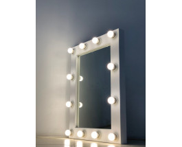 Гримерное зеркало с подсветкой в стиле лофт в белой раме 80x60 см
